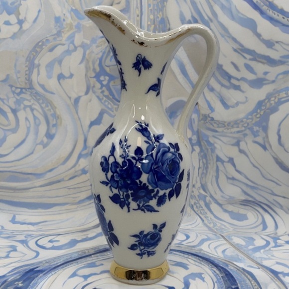 Echt KobaltBAVARIA 1960s Porcelain small vase.